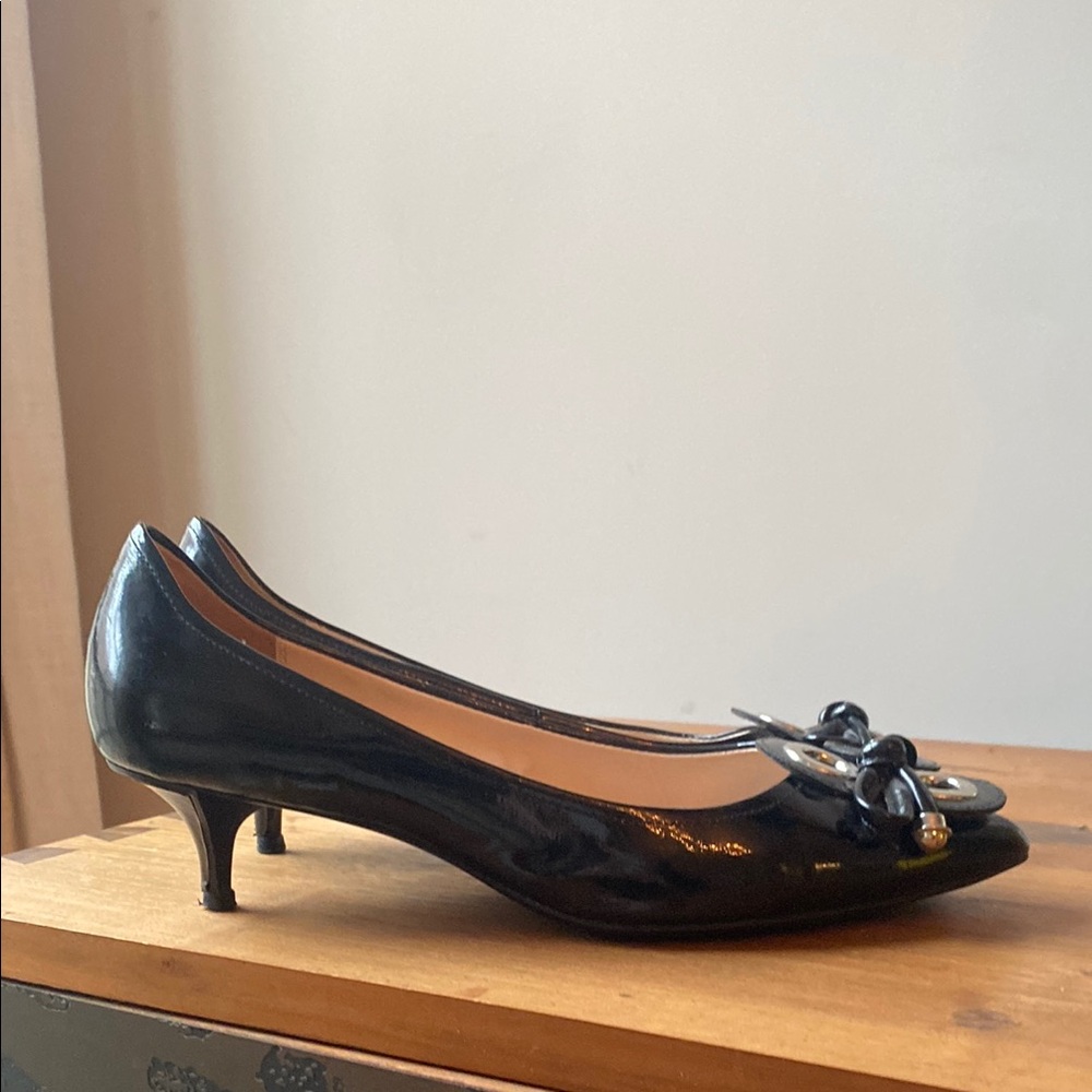 Elegant Black Kitten Heel Pumps